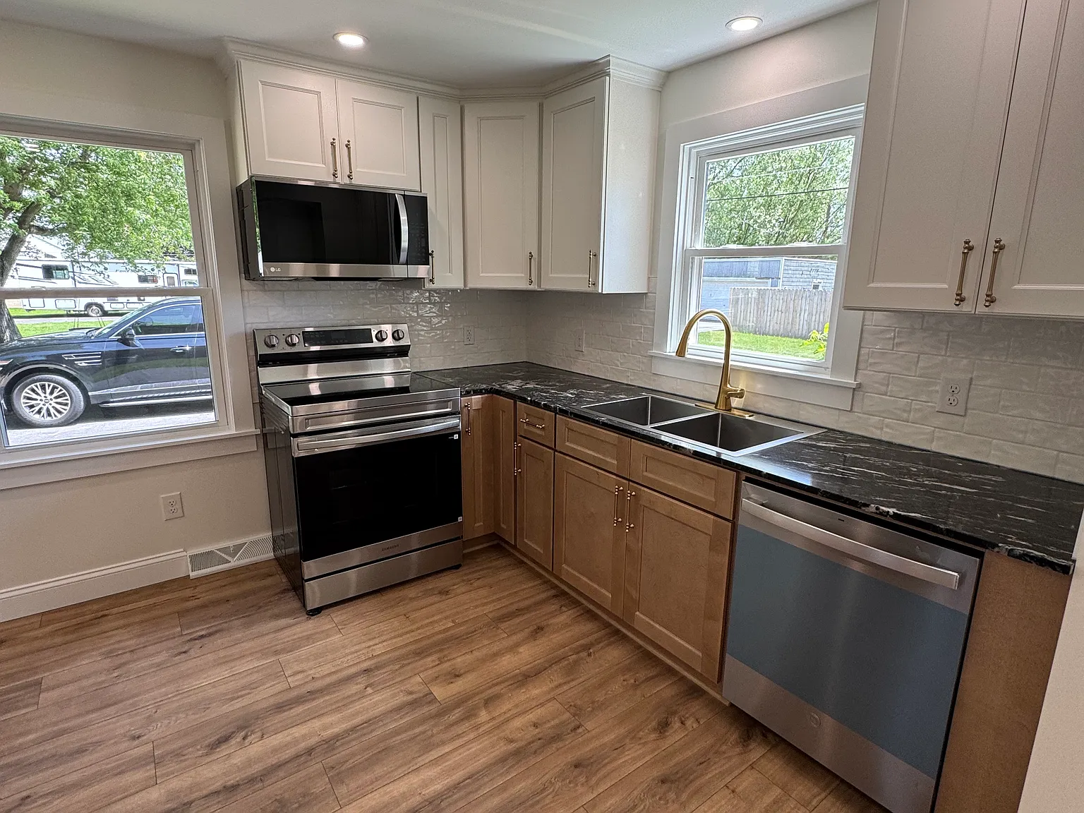 2 bed, 1100 sqft, $1,700 — Photo 3