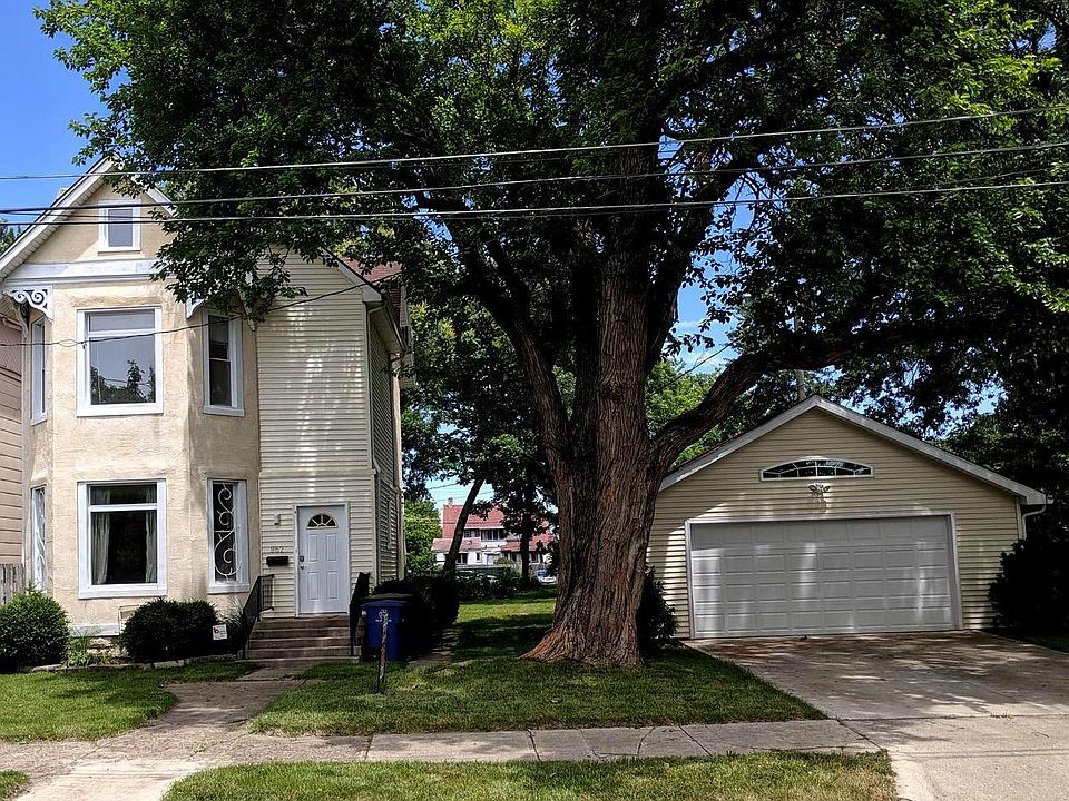 1st image of 952 E Rich St