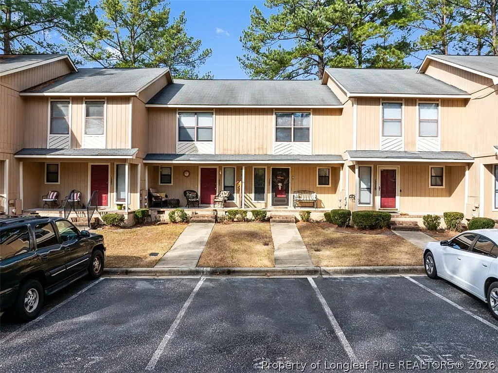 2 bed, 2.5 bath, 1200 sqft, $1,399 — Photo 2