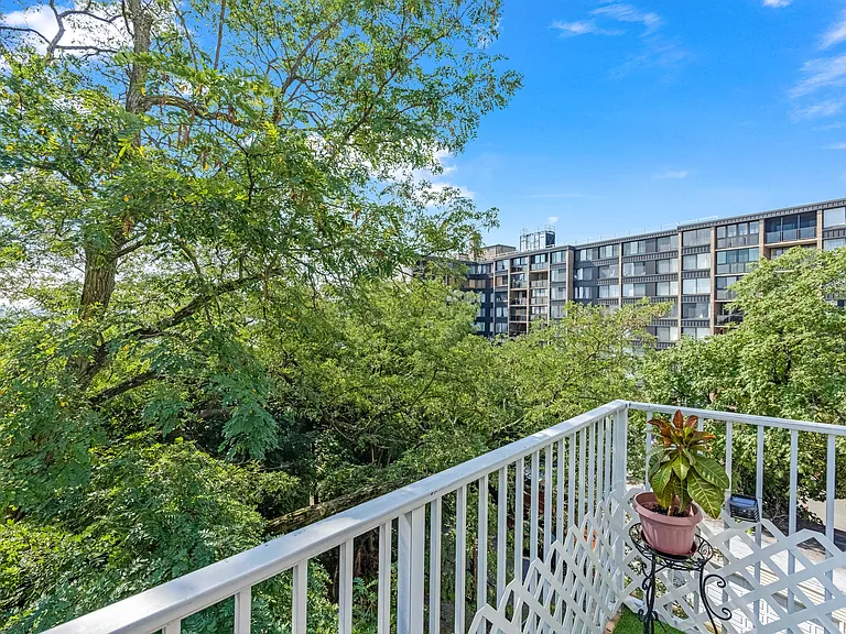 10 Palisade Ave #4C — Photo 22