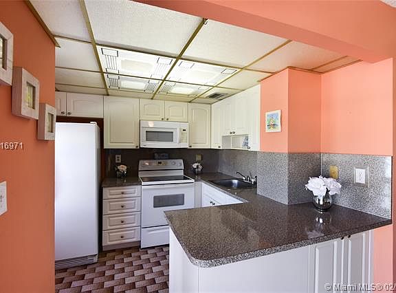 5th image of 6445 Indian Creek Dr #B5