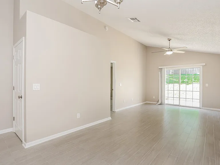 12639 Ashmore Green Dr N — Photo 5