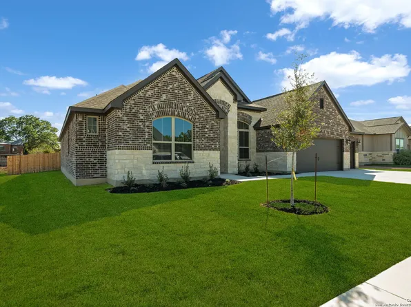 139 Janice Avenue, Castroville, TX 78009