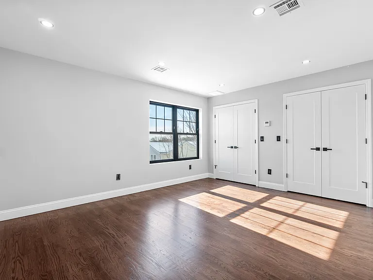 481 15th Ave #2 — Photo 16