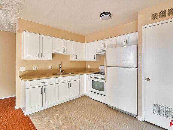 3rd image of 820 South St #301