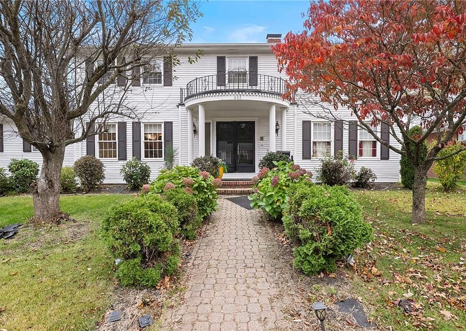1st image of 446 Budlong Rd