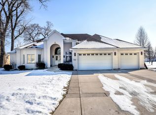 721 N 6th Ave, Addison, IL 60101