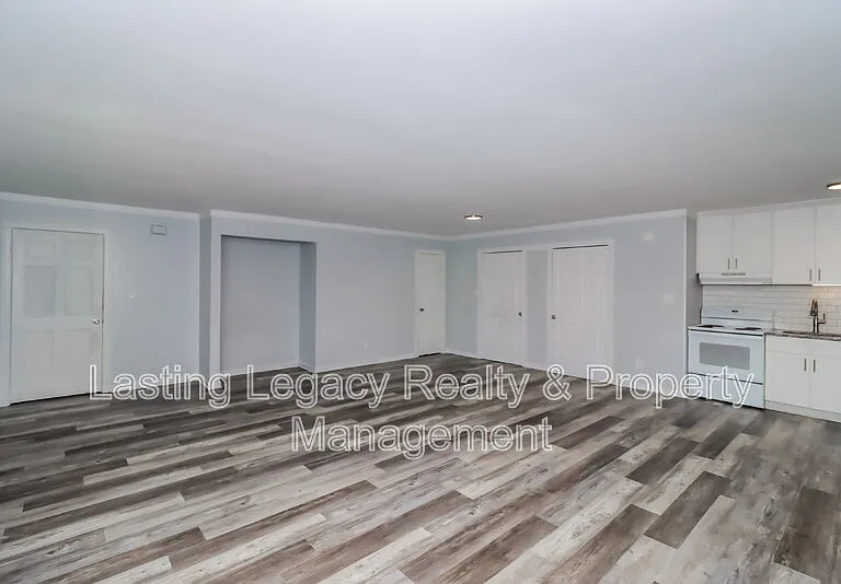 2325 15th St NE — Photo 9
