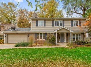 300 Lorraine Rd, Glen Ellyn, IL 60137