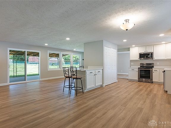 2nd image of 121 Cushwa Dr
