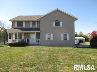 142 Legion Rd, Washington, IL 61571