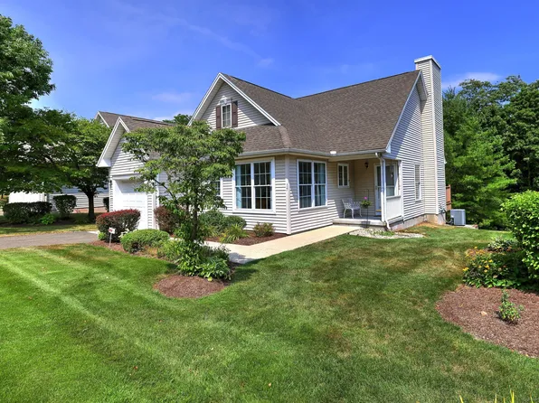 25 Hamden Hills Drive #17, Hamden, CT 06518