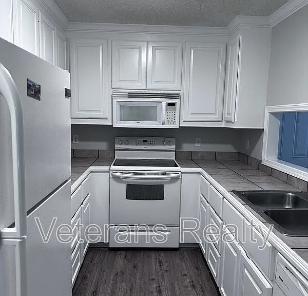 200B Commerce St — Photo 5