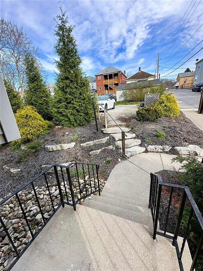 2 bed, 1064 sqft, $1,100 — Photo 3