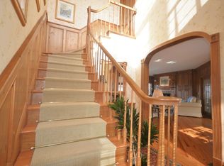 7 Lari Ln, Shelter Island Heights, NY 11965
