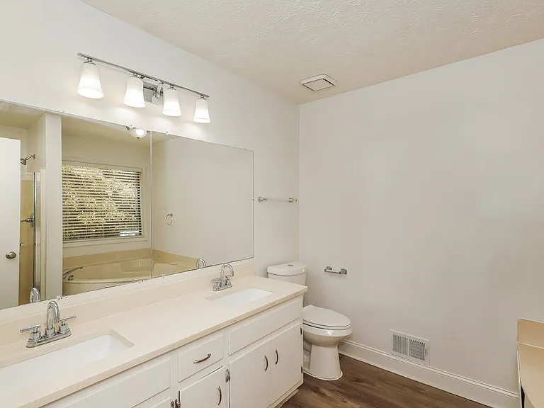 4140 Hawkins Xing — Photo 12