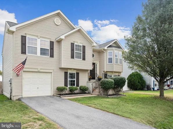 137 Charlotte Ct, Martinsburg, WV 25405