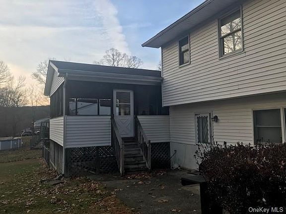 3rd image of 22 Rockwood Dr