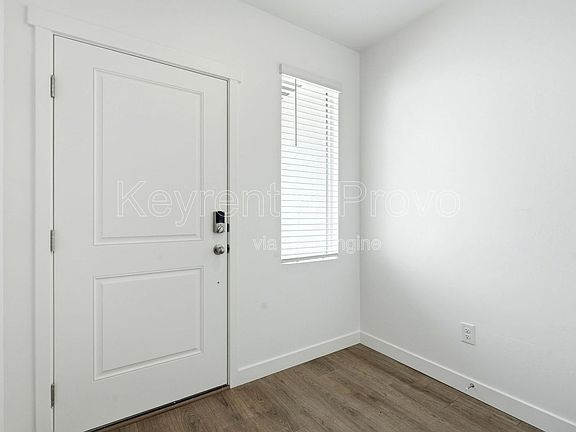 2nd image of 371 E Levengrove Dr