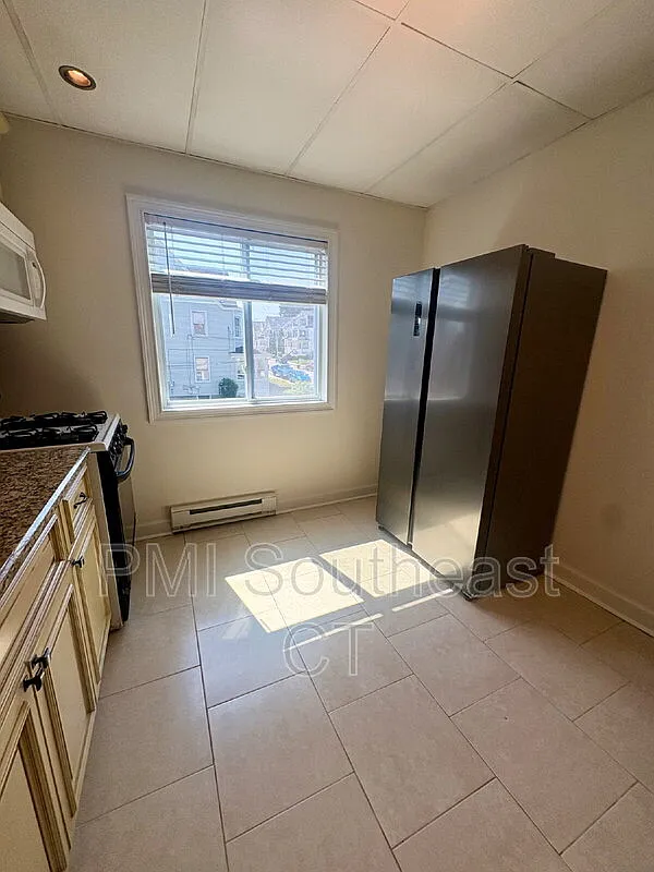 2 bed, 1.0 bath, 1000 sqft, $1,595 — Photo 4