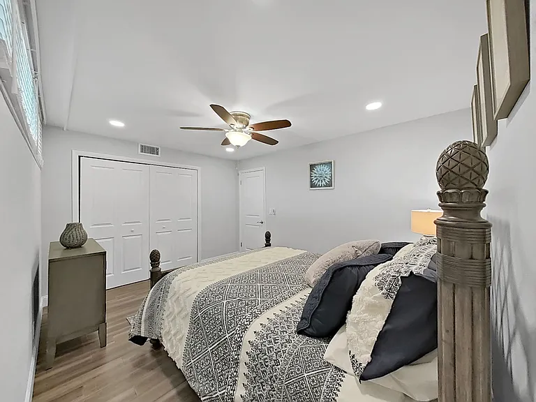 2620 Cove Cay Dr #403 — Photo 21
