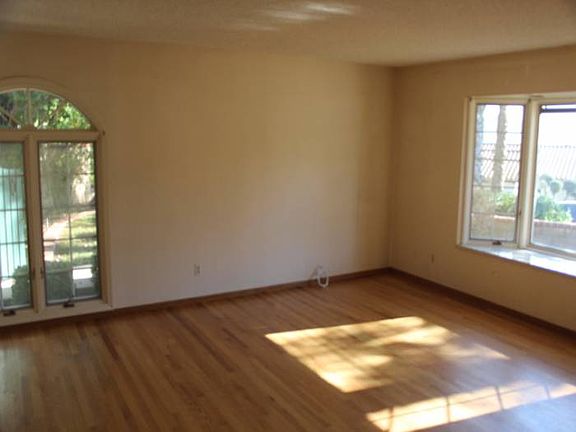 4th image of 1560 Avenida Ladera