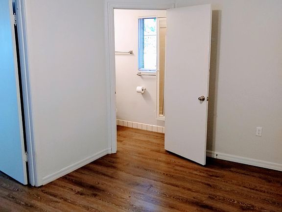 3rd image of 3813 W Horatio St #B