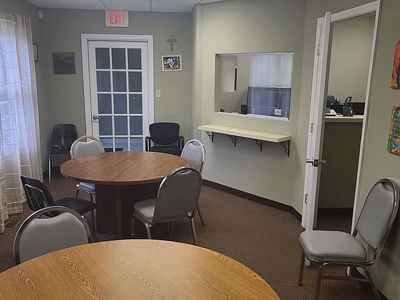 5th image of 1819 Main St Floor 1