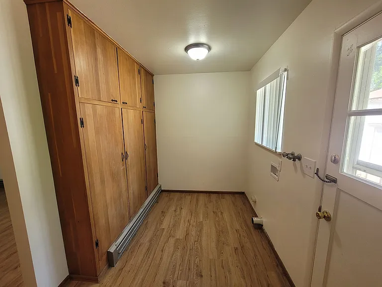 Lovely 2 Bed + 1 Bath in Forest Grove!! Near Pacific University!! Updated in 2021 + Pet-Friendly!! — Photo 6