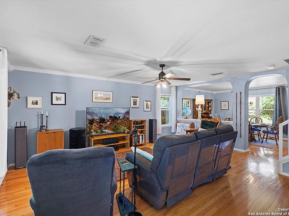 3rd image of 3589 PEACHTREE LN