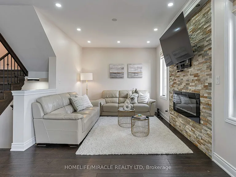 2343 Falling Green Dr — Photo 15