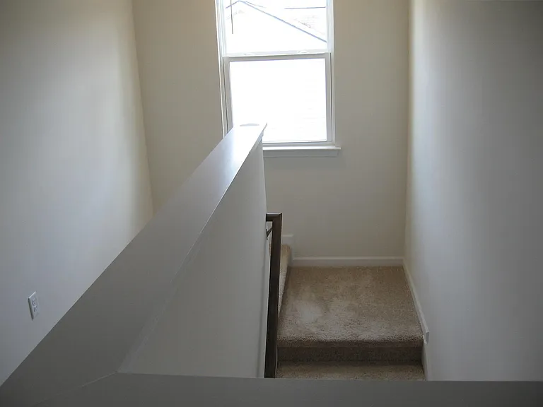 219 Venard Way — Photo 7
