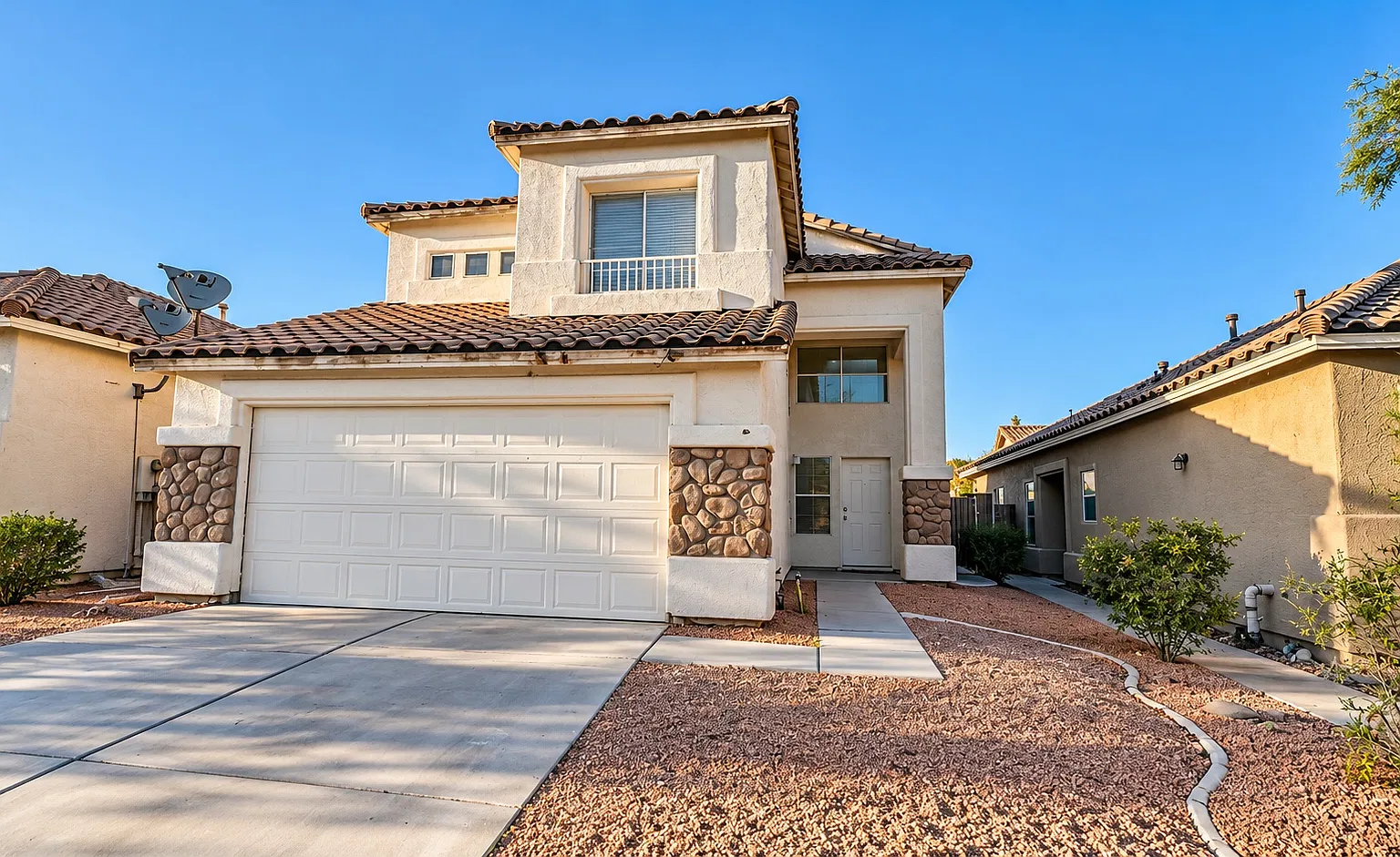 4 bed, 2.5 bath, 1916 sqft, $2,450 — Photo 1