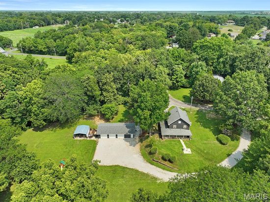 800 Spring St, Gillespie, IL 62033