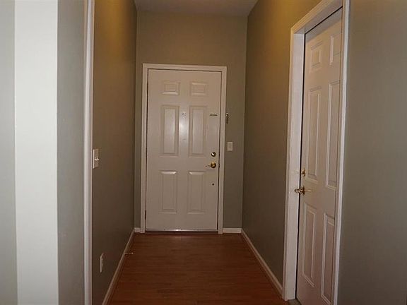 3rd image of 9571 Lakeside Dr
