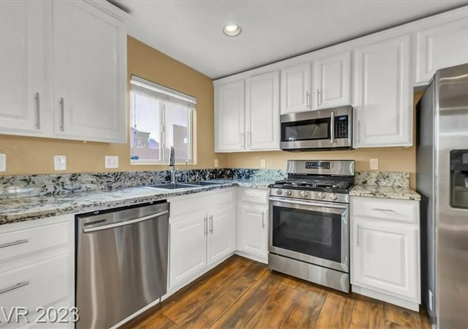 Cute 2-Story Henderson Home w/ Dual Primary Bedrooms! — Photo 3