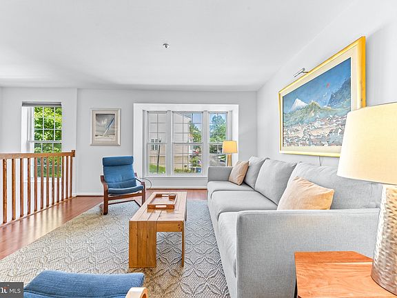 5th image of 113 Quiet Waters Pl