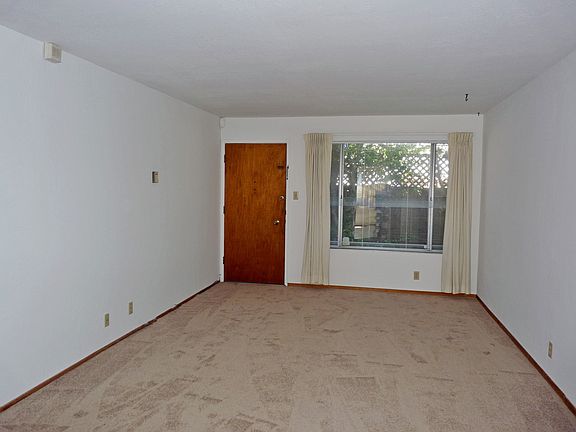 2nd image of 2942 Delaware St APT A