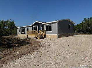 1044 County Road 329, Jourdanton, TX 78026