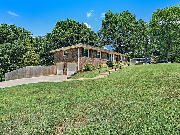 2nd image of 125 Colonial Dr
