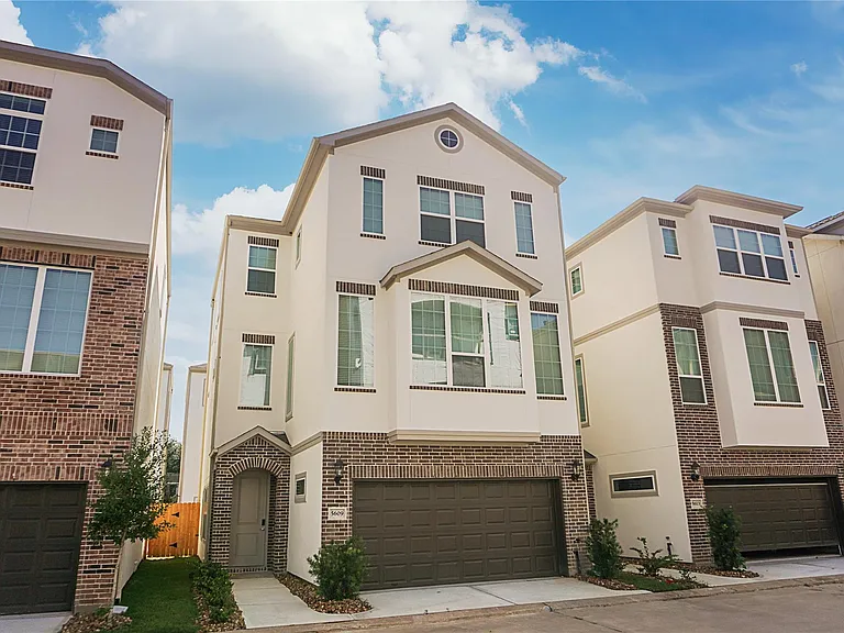 5609 Mina Way — Photo 1