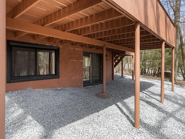 530 Maple Ridge Dr — Photo 16