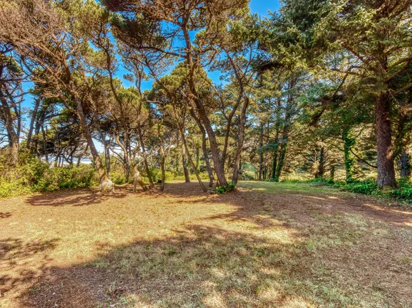 11385 NW Pacific Coast Hwy, Seal Rock, OR 97376