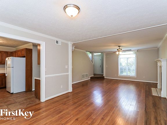 4th image of 1109 Oak Moss Dr