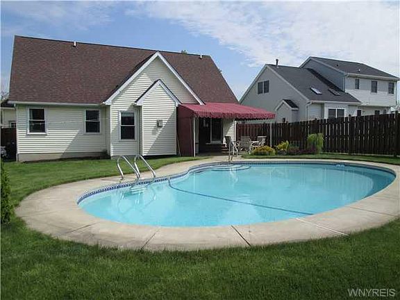 4th image of 4909 Marilyn Dr