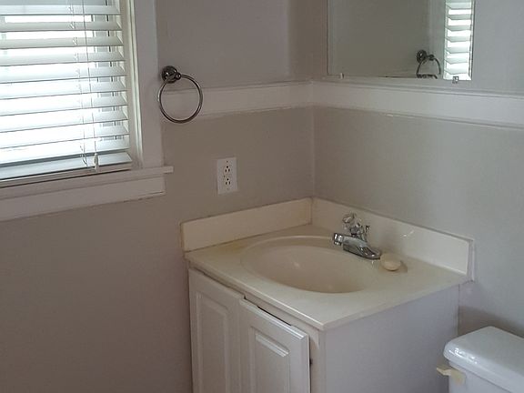 5th image of 418 Randall Street # Fl 2nd