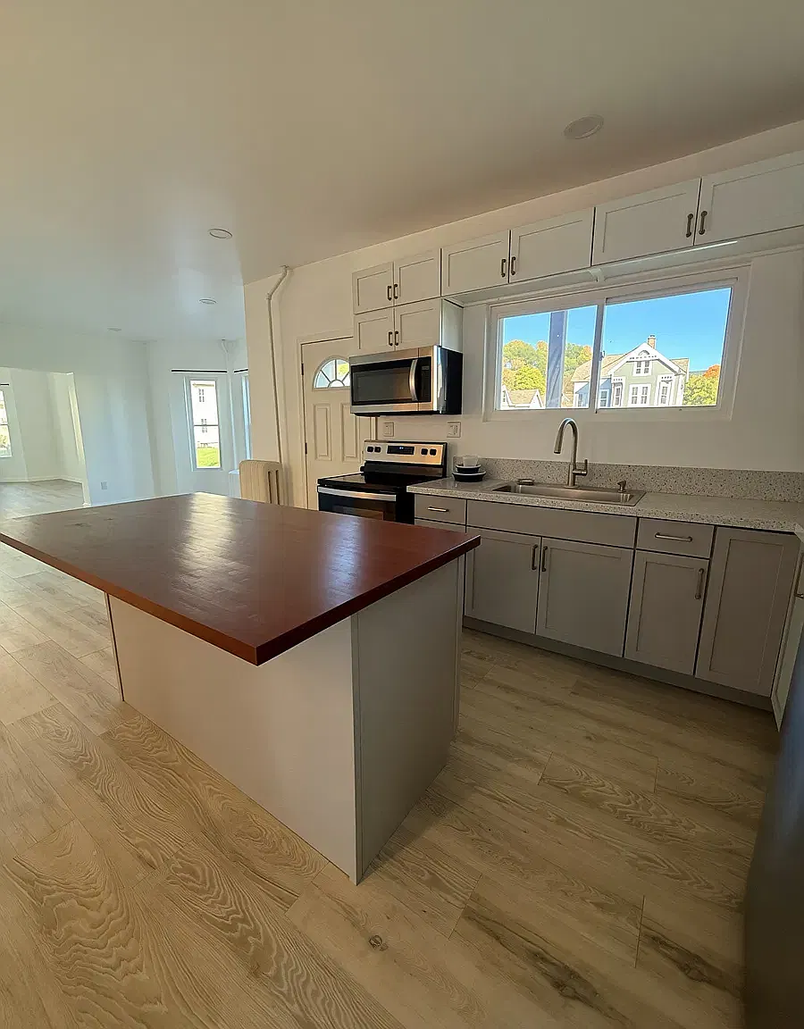 3 bed, 1.5 bath, 1150 sqft, $1,800 — Photo 1