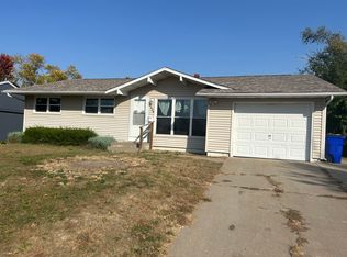 4624 Wenig Rd NE, Cedar Rapids, IA 52402