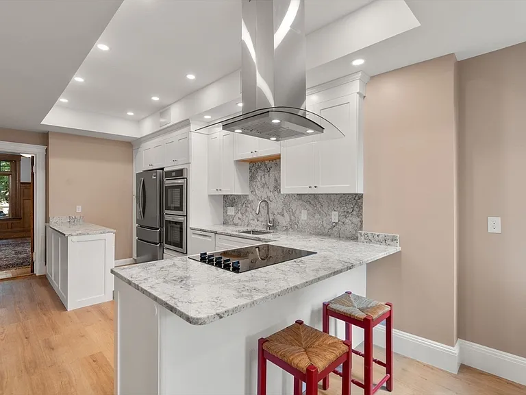 1863 Beacon St #1 — Photo 9
