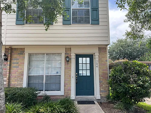 2808 Grants Lake Blvd #304 Photo 1